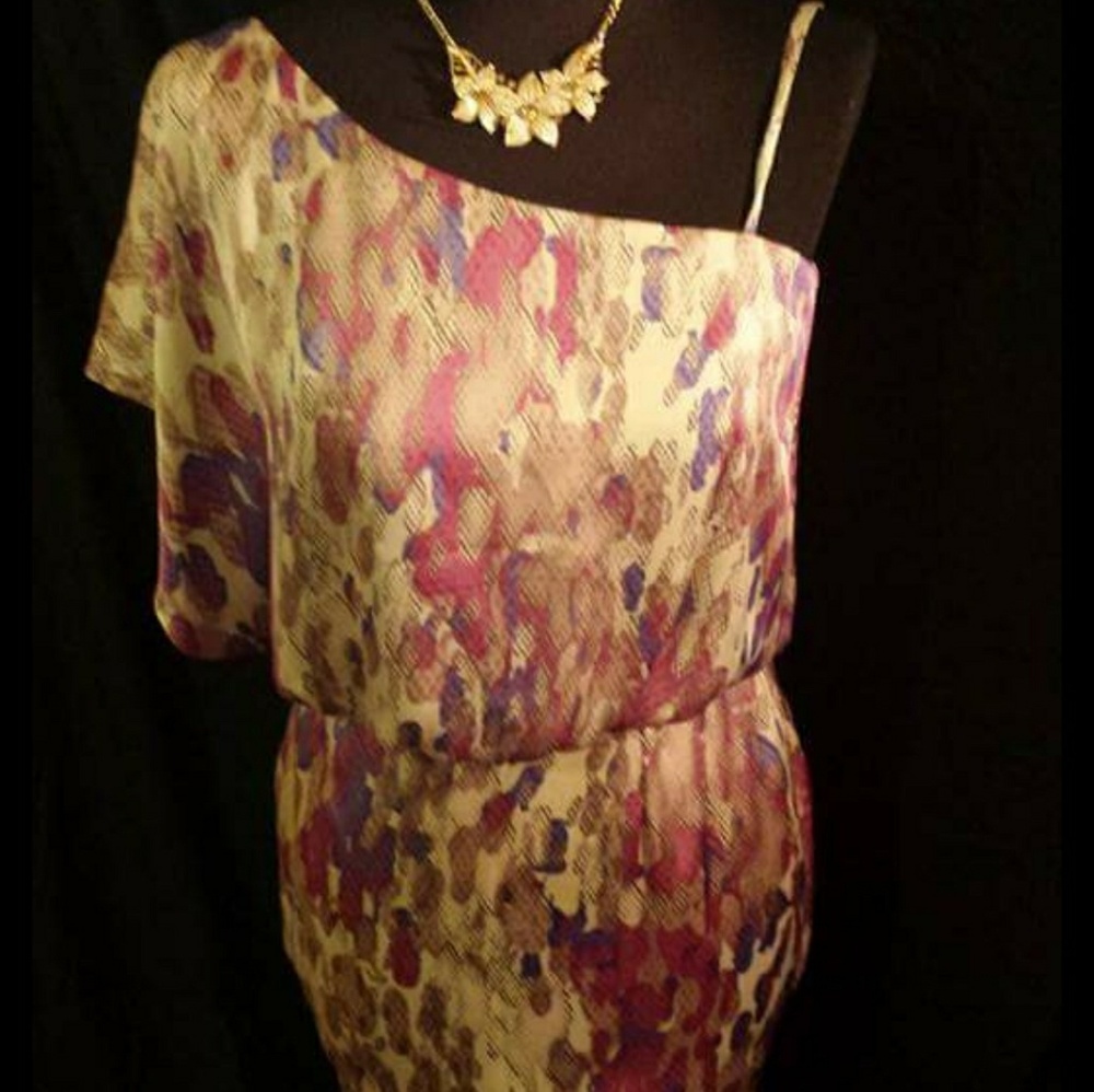 Dress - Picture 2 of 3